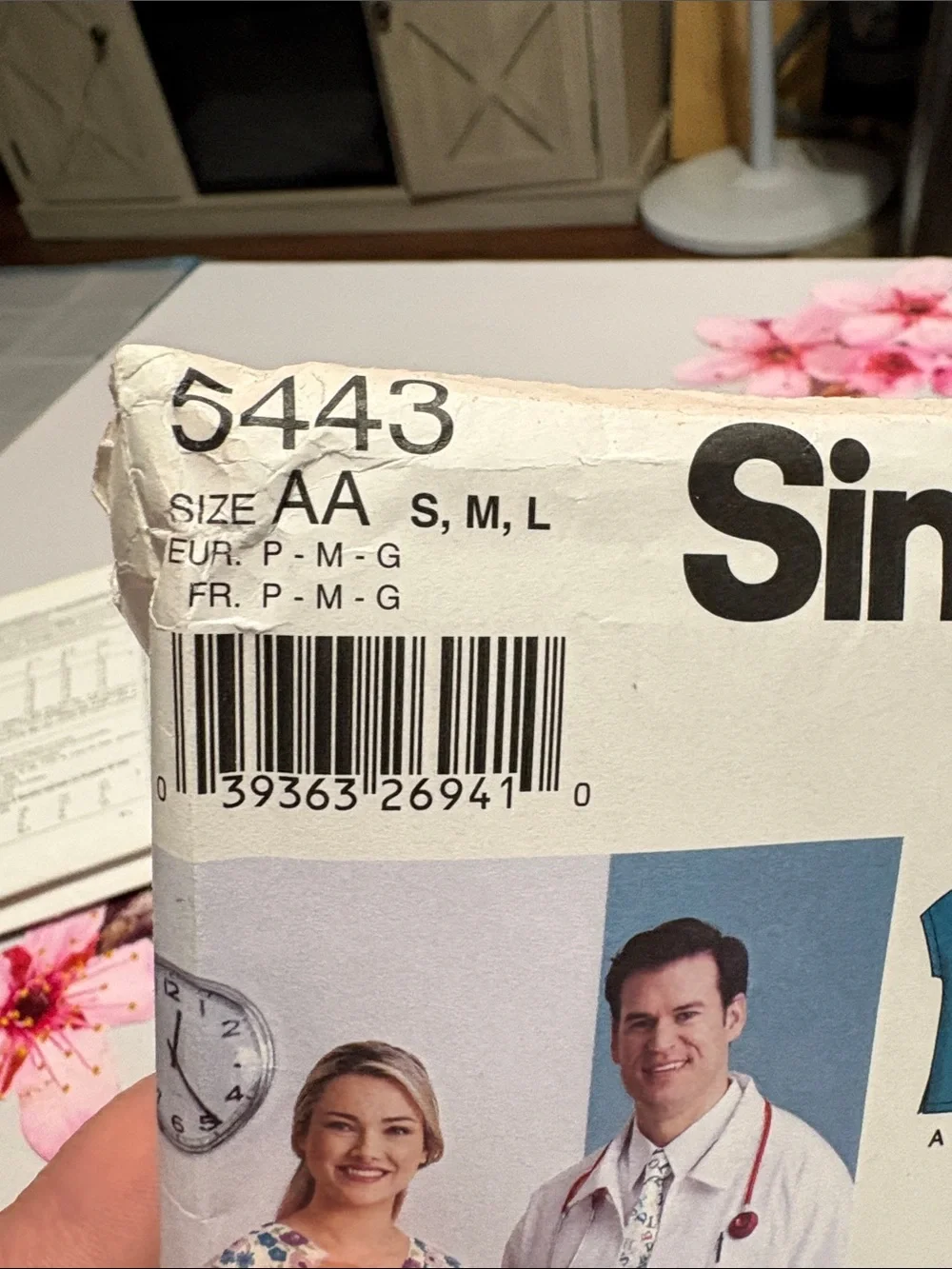BN UNCUT SIMPLICITY 5443 AA MEDICAL SCRUBS SEWING PATTERN